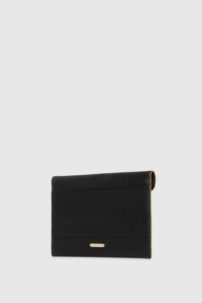 Leo Clutch With Chain Strap