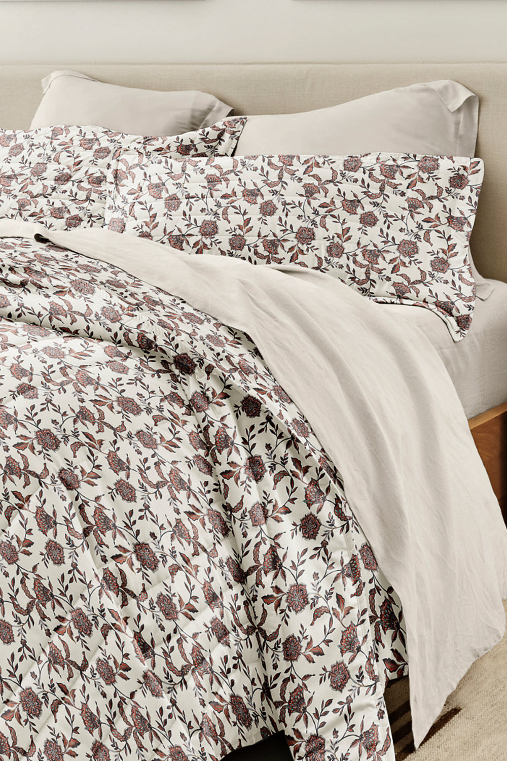 Jacobean Floral Quilt Set